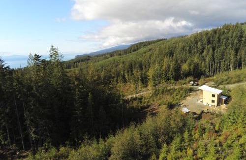 Juan de Fuca Electoral Area Cama Y Desayuno | Funky Forest Bnb