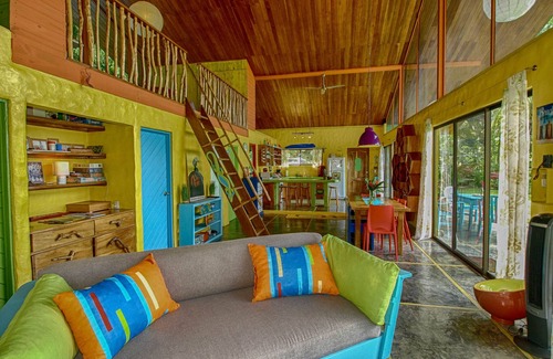 Lagunas Casa | Funky Jungalow con vista al mar! 10min a la playa!