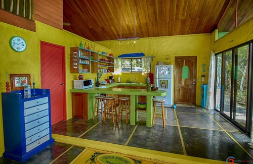 Lagunas Casa | Funky Jungalow con vista al mar! 10min a la playa!
