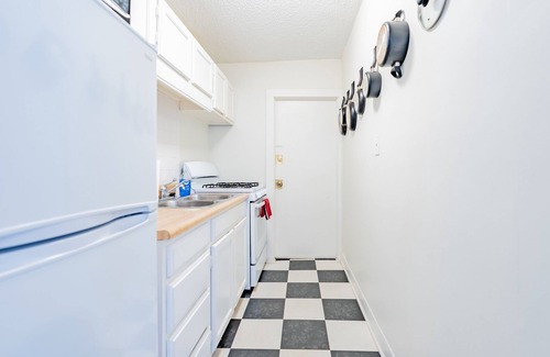 Southmoreland Apartamento | Funky Midtown Art Gallery Apartment