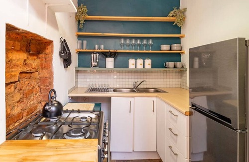 Bo'Kaap Casa | Funky Pet Friendly 2-bedroom Escape Bo-kaap