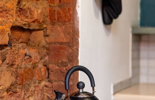 Bo'Kaap Casa | Funky Pet Friendly 2-bedroom Escape Bo-kaap