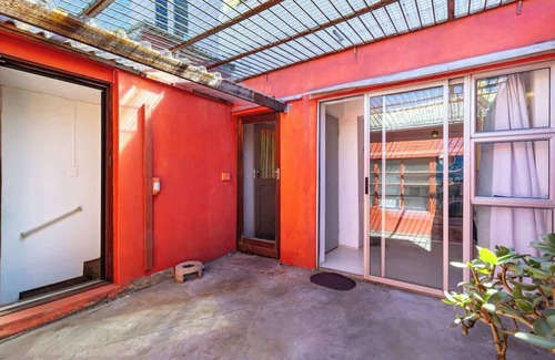 Bo'Kaap Casa | Funky Pet Friendly, 2-bedroom Escape, Bo-kaap