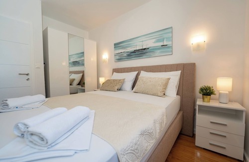 Novalja Casa | Funtastic Pool Villa Apartments