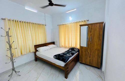 Thrissur Apartamento | Furnished 2 BHK Family Apartments near Triprayar Shree Rama Temple - Beevees Homes Thriprayar