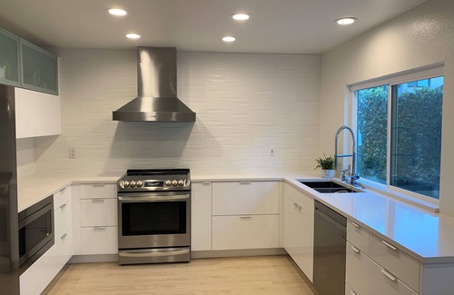 University City Casa | Furnished 3-bedroom house in La Jolla Colony with pool and park