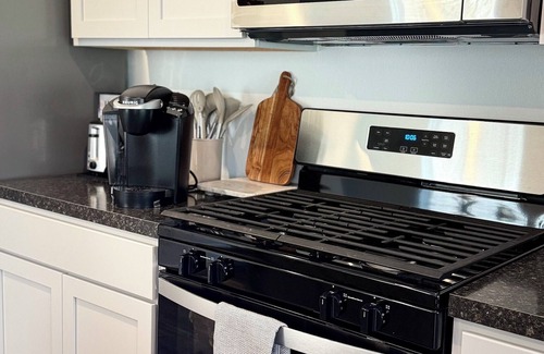 Spring Casa | Furnished 3 bedrooms, 7 miles from IAH airport, pets welcome!