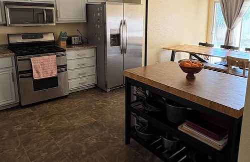 Yuba City Casa | Furnished 3BR 2BA for nurses or relocations 31+ nights pet friendly