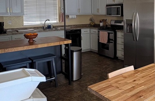 Yuba City Casa | Furnished 3BR 2BA for nurses or relocations 31+ nights pet friendly