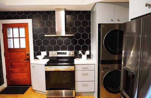 Hudson Casa | Furnished 3BR Corporate Rental, Walk to Downtown Hudson, 21 minutes to St. Paul