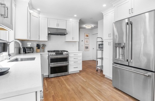 Stamford Casa | Furnished 4BR Home w/ Yard – Springdale Stamford