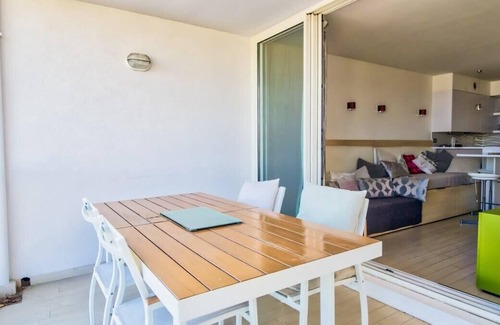 Antibes Old Town Apartamento | Furnished air-conditioned apartment with panoramic terrace & a parking