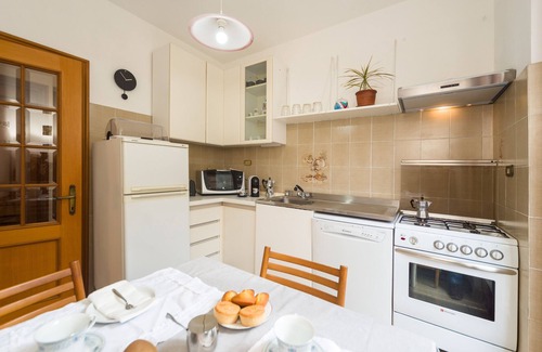 Avegno Casa | apartamento amueblado para 4/6 personas en el corazón verde del Golfo Paradiso.