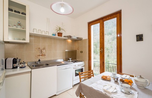 Avegno Casa | apartamento amueblado para 4/6 personas en el corazón verde del Golfo Paradiso.