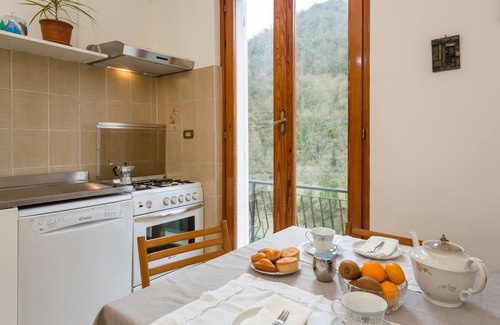 Avegno Casa | apartamento amueblado para 4/6 personas en el corazón verde del Golfo Paradiso.
