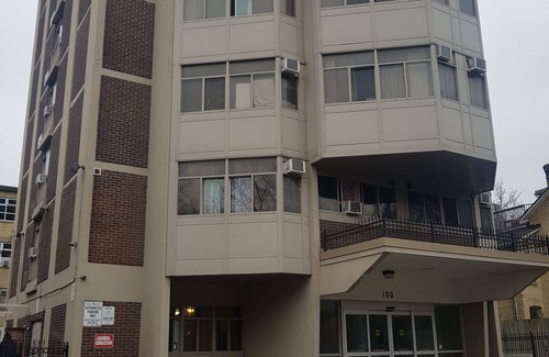 Garden District Apartamento | Furnished bachelor studio near Dundas/College Station, Toronto Metropolitan Uni.