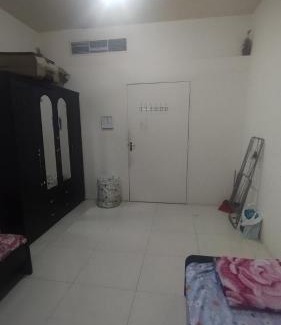 Al Qasimia Apartamento | Furnished bad space for females