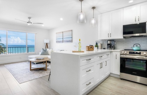 South Lake Condominio | Furnished Beachfront Condo, Ocean Views, on the Hollywood Broadwalk!