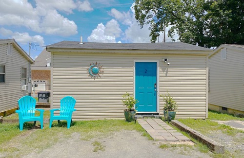 Lakeland Apartamento | Furnished Blue door Studio home central- near restaurants, shopping and Lake