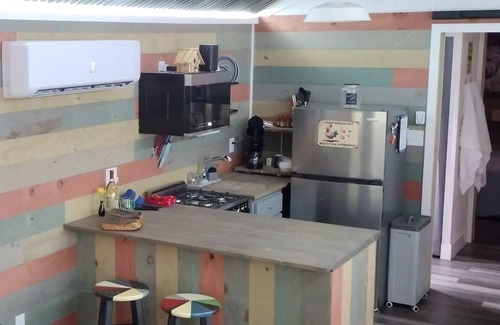 Honea Path Cabina | Furnished charming 1-bedroom cabin in peaceful Honea Path.