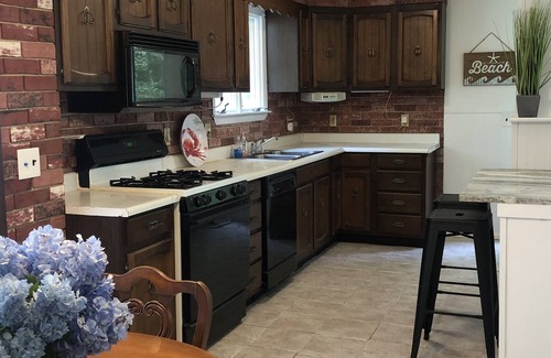 Adamsville Casa | Furnished Coastal Home rental Westport MA