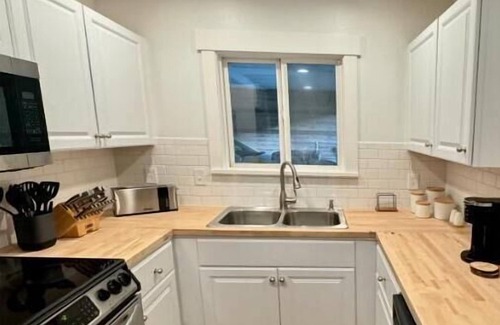 Seabeck Cabaña | Furnished Cottage on 5 peaceful acres just min to towns, hospital, Seattle Ferry