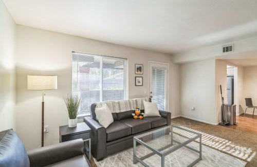 Harlow Apartamento | Furnished Cozy Retreat Minutes from Autzen Stadium