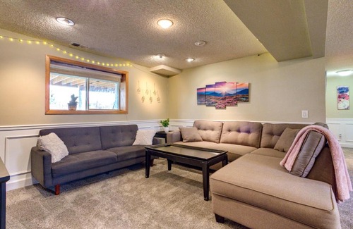 Thornton Casa | Furnished Deck and Fire Pit Thornton Family Retreat