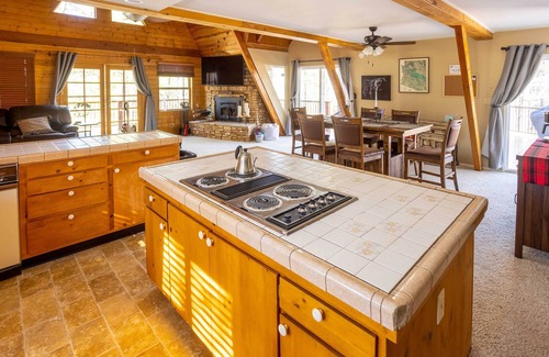 Happy Jack Cabina | Furnished Deck + Fire Pit: Happy Jack Cabin