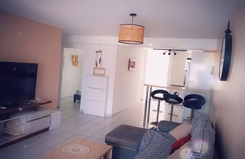 Centre-Ville Apartamento | Furnished F3 apartment 300m from the beach
