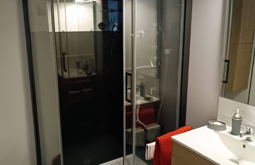 Centre-Ville Apartamento | Furnished F3 apartment 300m from the beach