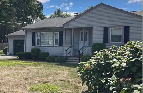 New Bedford Casa | Furnished & Flexible – Perfect for Longer Stays in Dartmouth, MA!
