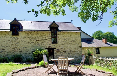 Iffendic Cabaña | Casa amueblada para 6 personas en Bretaña a las puertas de la piscina al aire libre Brocéliande