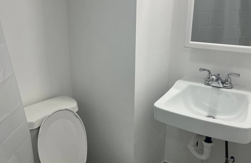 Storrs Casa | Furnished large room in walking distance to UConn Storrs. Room
