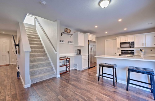 Thornton Casa | Furnished Patio: Spacious Thornton Home