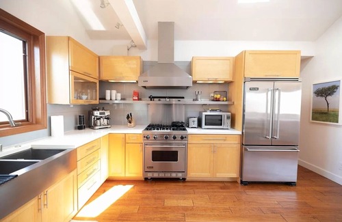 Playa Del Rey Casa | Furnished Playa Del Rey house, ocean views crown three levels in perfect harmony