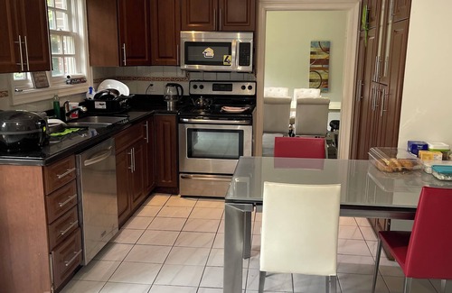 Newtonbrook Casa | Furnished room available with a shared bathroom and kitchen.(Northyork location)