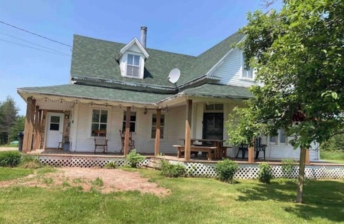 Shigawake Casa | Furnished, Rustic Farm House
