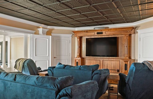 Baywood-Los Osos Casa | Furnished Victorian Oceanside Estate