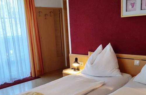 Sankt Georgen im Attergau Apartamento | Fuschlsee - Frühstückspension Holzapfel