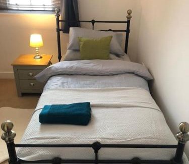Wrexham Apartamento | Fusilier apartment wrexham city