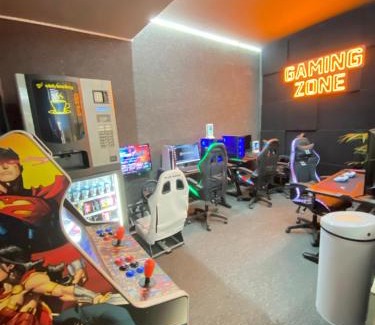 Centro - Sagrario Hostal | Futurotel Space Spa Garden