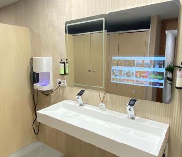 Centro - Sagrario Hostal | Futurotel Space Spa Garden