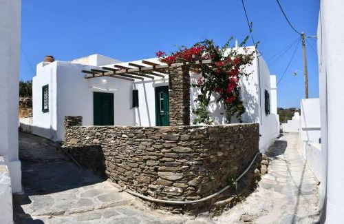Sifnos Casa | Fyrou- Serenity/Idyllic Traditional Experience