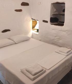 Sifnos Casa | Fyrou- Serenity/Idyllic Traditional Experience