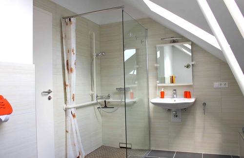 Muritz Cama Y Desayuno | FZ on the upper floor - vacation room with bed and breakfast
