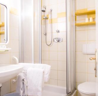 Poertschach am Woerthersee Cama Y Desayuno | Gästehaus Pension Ria