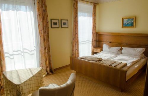 Poertschach am Woerthersee Cama Y Desayuno | Gästehaus Pension Ria