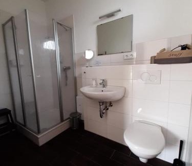 Schleswig Apartamento | Gästehaus bed & kitchen