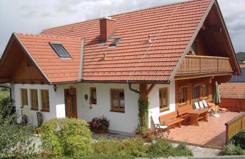 Kloech Casa | Gästehaus - Camping- Weinhof Radl